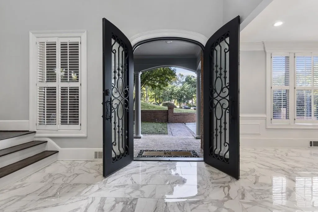 315 Sologne Court, Atlanta, Georgia 30327, 5 Bedrooms Bedrooms, ,5 BathroomsBathrooms,Residential,Sold,315 Sologne Court,6963742