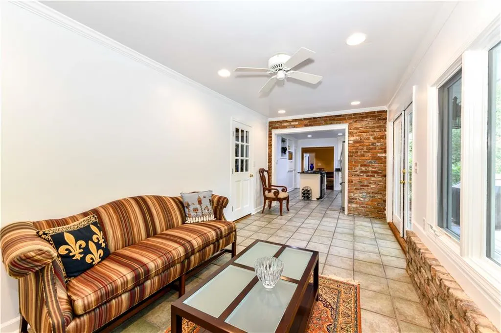 6651 Castleton Drive, Atlanta, Georgia 30328, 3 Bedrooms Bedrooms, ,2 BathroomsBathrooms,Residential,Sold,6651 Castleton Drive,7564203