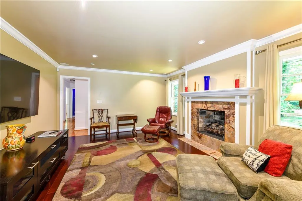 6651 Castleton Drive, Atlanta, Georgia 30328, 3 Bedrooms Bedrooms, ,2 BathroomsBathrooms,Residential,Sold,6651 Castleton Drive,7564203