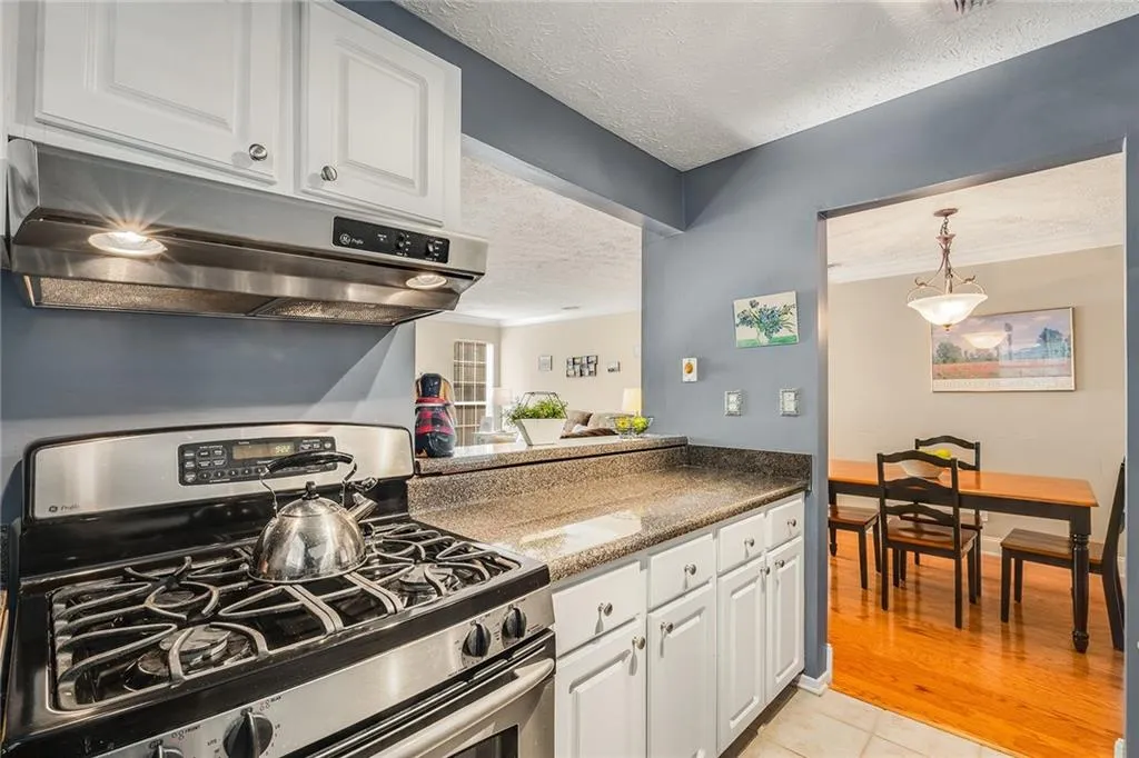 6800 Glenridge Drive Unit 6814-b, Sandy Springs, Georgia 30328, 2 Bedrooms Bedrooms, ,2 BathroomsBathrooms,Residential,Sold,6800 Glenridge Drive Unit 6814-b,7397049