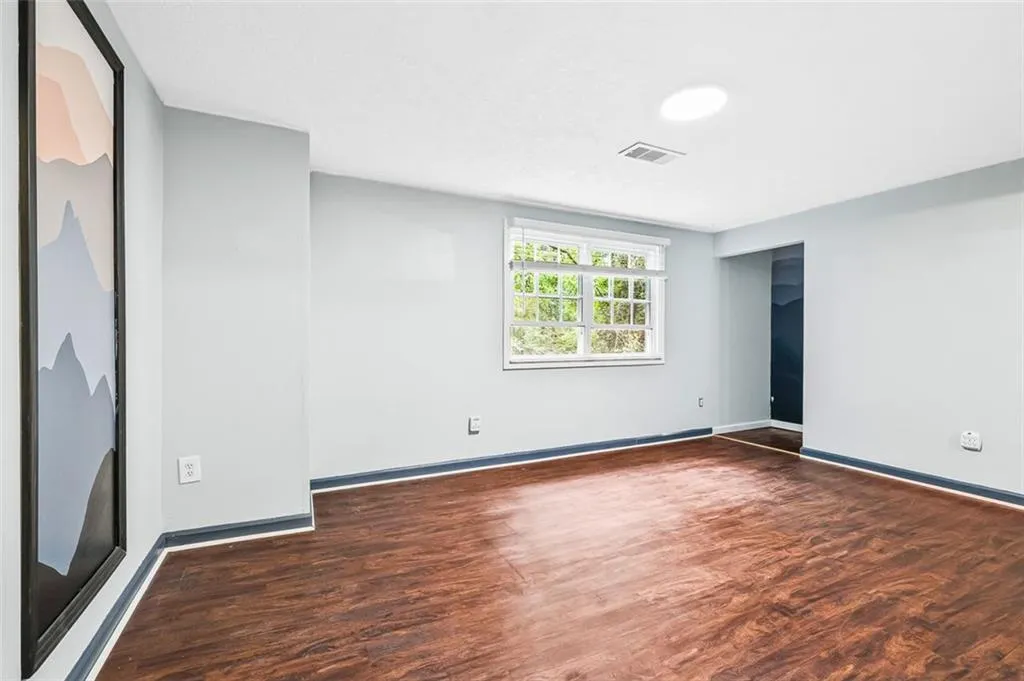 8846 Long Beach Circle, Sandy Springs, Georgia 30350, 2 Bedrooms Bedrooms, ,1 BathroomBathrooms,Residential,For Sale,8846 Long Beach Circle,7627445