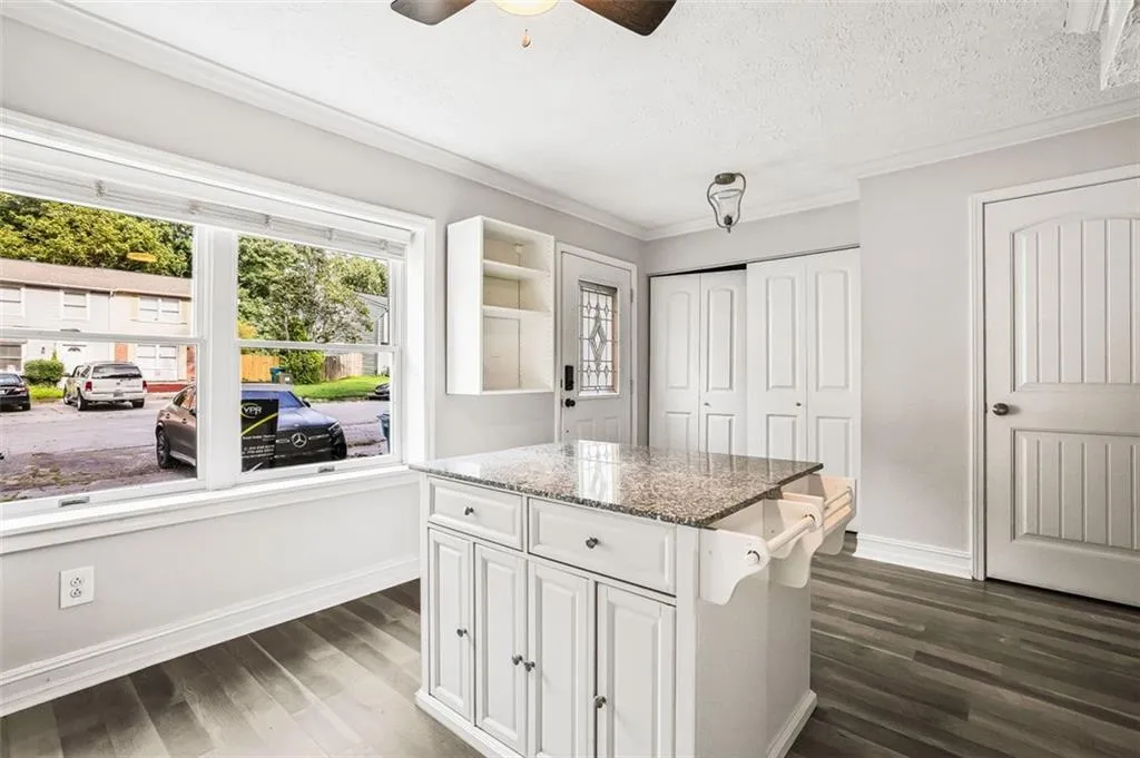 8846 Long Beach Circle, Sandy Springs, Georgia 30350, 2 Bedrooms Bedrooms, ,1 BathroomBathrooms,Residential,For Sale,8846 Long Beach Circle,7627445
