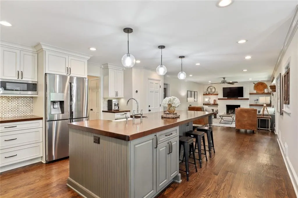 7420 Old Maine Trail, Sandy Springs, Georgia 30328, 4 Bedrooms Bedrooms, ,3 BathroomsBathrooms,Residential,Sold,7420 Old Maine Trail,7044081