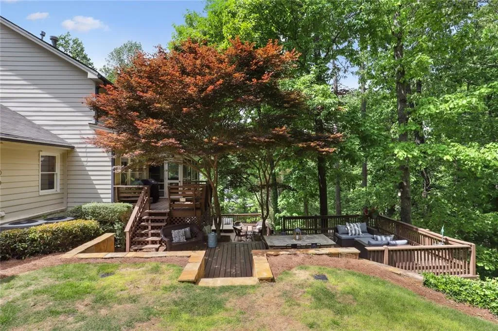 7420 Old Maine Trail, Sandy Springs, Georgia 30328, 4 Bedrooms Bedrooms, ,3 BathroomsBathrooms,Residential,Sold,7420 Old Maine Trail,7044081