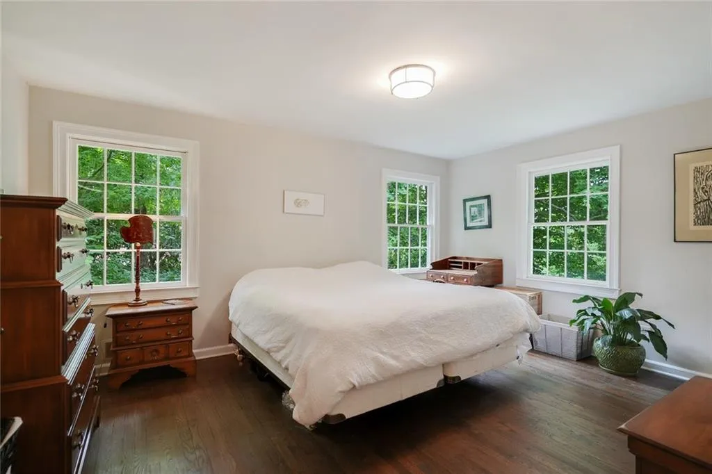 4586 Peachtree Dunwoody Road Ne, Atlanta, Georgia 30342, 4 Bedrooms Bedrooms, ,3 BathroomsBathrooms,Residential,Sold,4586 Peachtree Dunwoody Road Ne,6958645