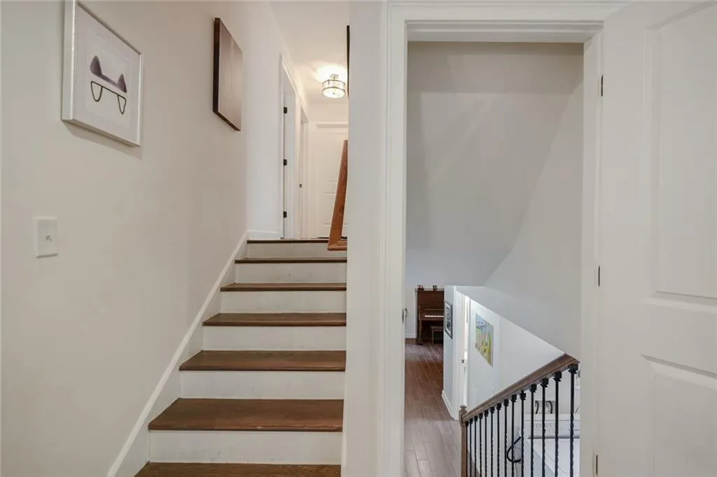 4586 Peachtree Dunwoody Road Ne, Atlanta, Georgia 30342, 4 Bedrooms Bedrooms, ,3 BathroomsBathrooms,Residential,Sold,4586 Peachtree Dunwoody Road Ne,6958645