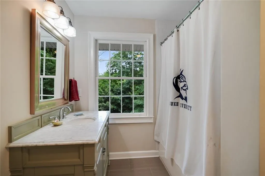 4586 Peachtree Dunwoody Road Ne, Atlanta, Georgia 30342, 4 Bedrooms Bedrooms, ,3 BathroomsBathrooms,Residential,Sold,4586 Peachtree Dunwoody Road Ne,6958645