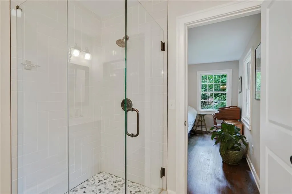 4586 Peachtree Dunwoody Road Ne, Atlanta, Georgia 30342, 4 Bedrooms Bedrooms, ,3 BathroomsBathrooms,Residential,Sold,4586 Peachtree Dunwoody Road Ne,6958645