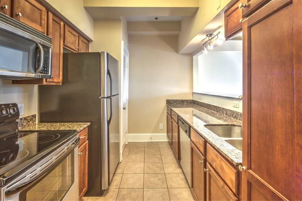 2855 Peachtree Road Ne Unit 121, Atlanta, Georgia 30305, 2 Bedrooms Bedrooms, ,2 BathroomsBathrooms,Residential,Sold,2855 Peachtree Road Ne Unit 121,5662239