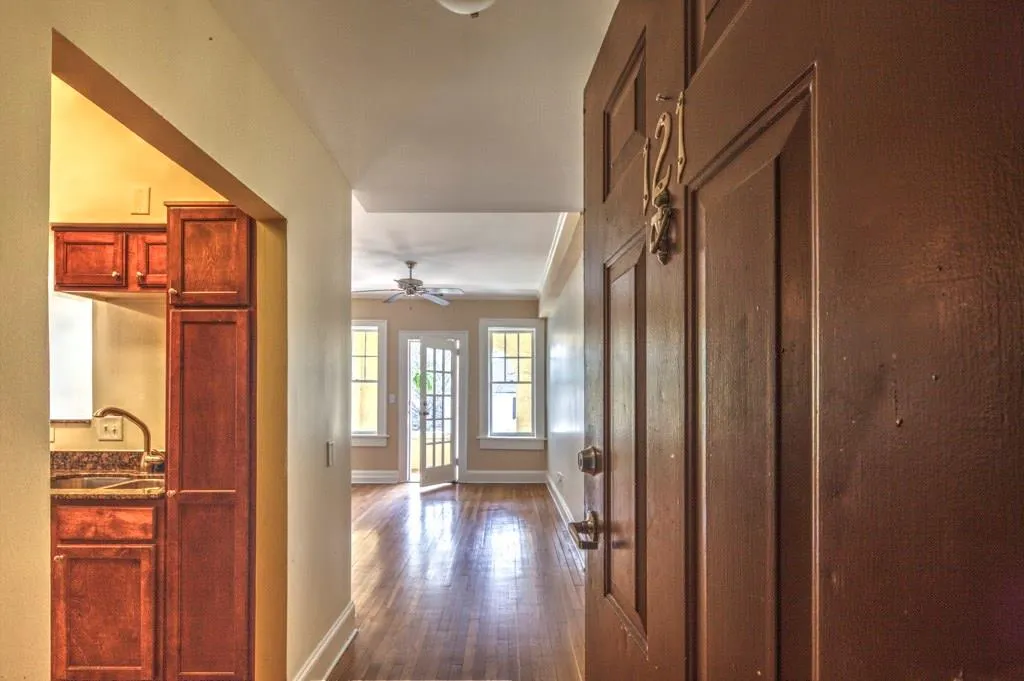 2855 Peachtree Road Ne Unit 121, Atlanta, Georgia 30305, 2 Bedrooms Bedrooms, ,2 BathroomsBathrooms,Residential,Sold,2855 Peachtree Road Ne Unit 121,5662239