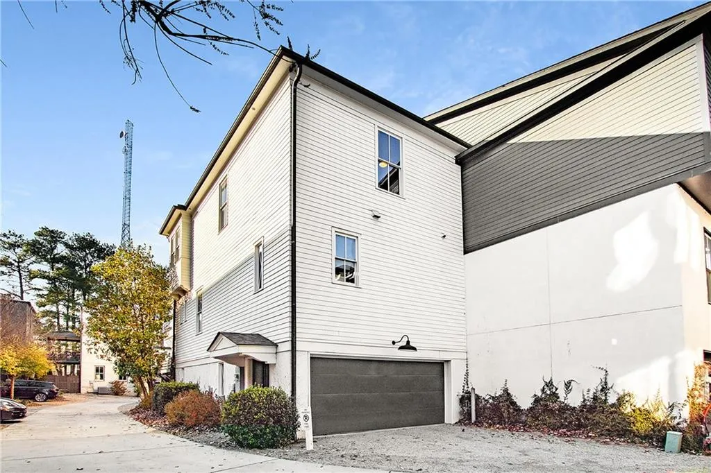 2057 Telfair Circle Ne, Atlanta, Georgia 30324, 3 Bedrooms Bedrooms, ,2 BathroomsBathrooms,Residential,For Sale,2057 Telfair Circle Ne,7625879