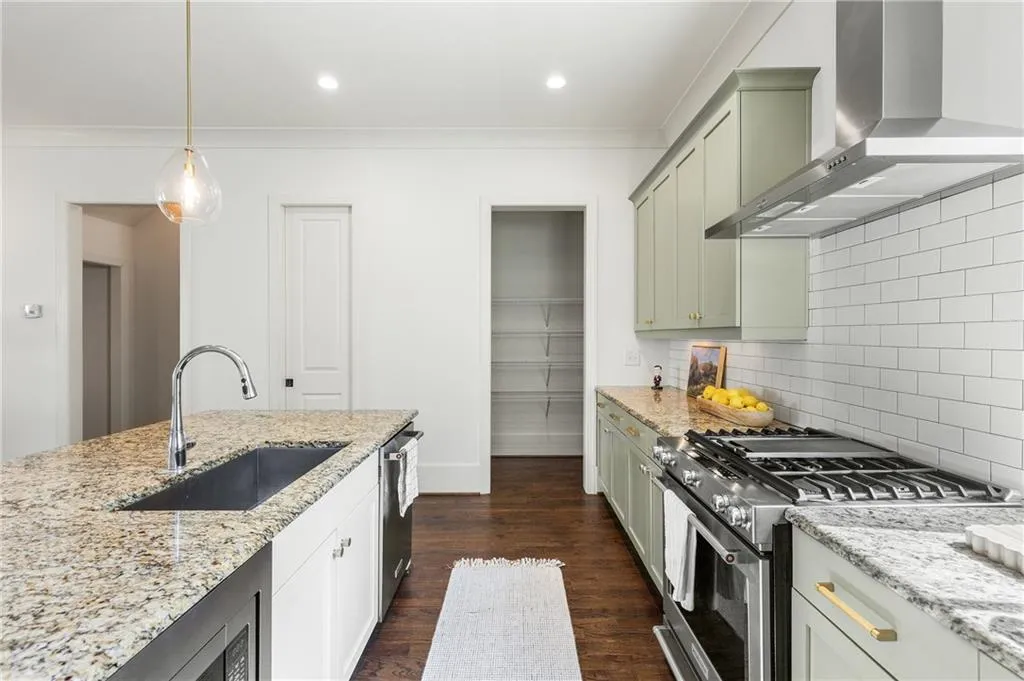 Large pantry