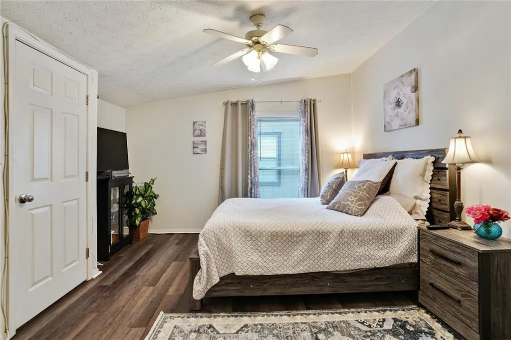 401 River Run Drive, Sandy Springs, Georgia 30350, 2 Bedrooms Bedrooms, ,2 BathroomsBathrooms,Residential,Sold,401 River Run Drive,7371842