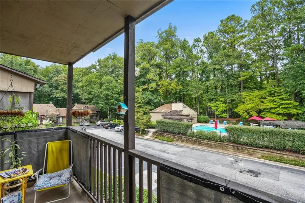 401 River Run Drive, Sandy Springs, Georgia 30350, 2 Bedrooms Bedrooms, ,2 BathroomsBathrooms,Residential,Sold,401 River Run Drive,7371842