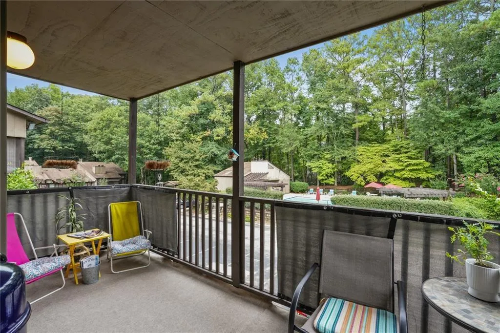 401 River Run Drive, Sandy Springs, Georgia 30350, 2 Bedrooms Bedrooms, ,2 BathroomsBathrooms,Residential,Sold,401 River Run Drive,7371842