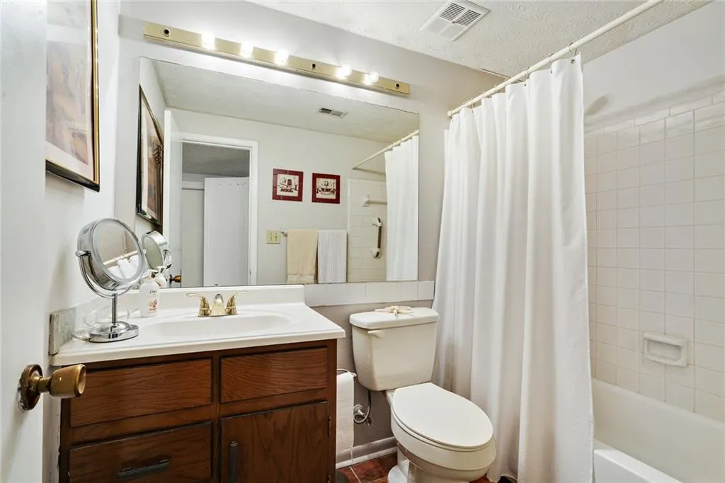 401 River Run Drive, Sandy Springs, Georgia 30350, 2 Bedrooms Bedrooms, ,2 BathroomsBathrooms,Residential,Sold,401 River Run Drive,7371842