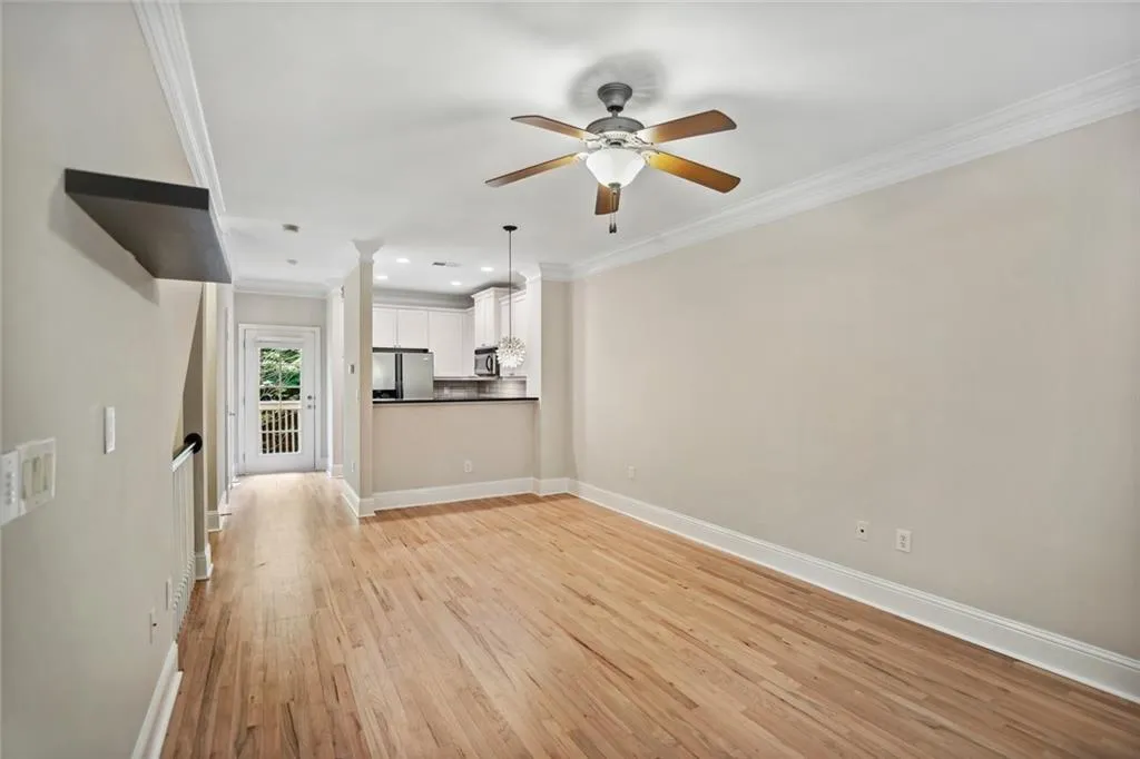 1159 Glenridge Place, Atlanta, Georgia 30342, 1 Bedroom Bedrooms, ,1 BathroomBathrooms,Residential,Sold,1159 Glenridge Place,7101838