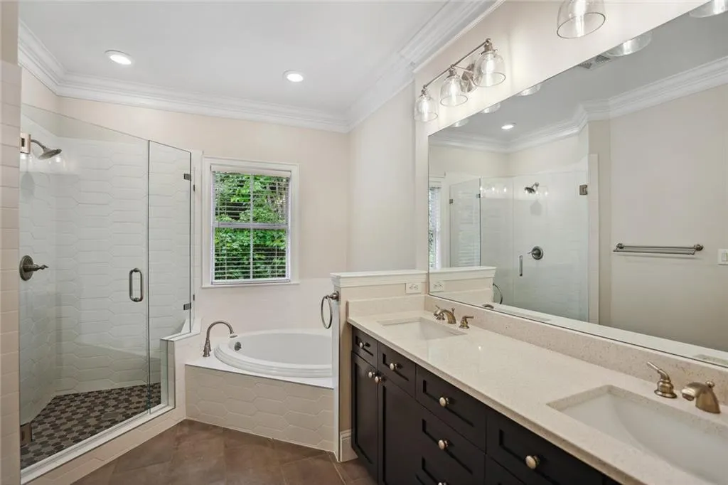 1159 Glenridge Place, Atlanta, Georgia 30342, 1 Bedroom Bedrooms, ,1 BathroomBathrooms,Residential,Sold,1159 Glenridge Place,7101838