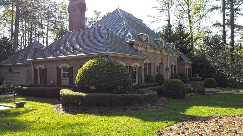 6250 Riverside Drive, Sandy Springs, Georgia 30328, 6 Bedrooms Bedrooms, ,4 BathroomsBathrooms,Residential,Sold,6250 Riverside Drive,6866026