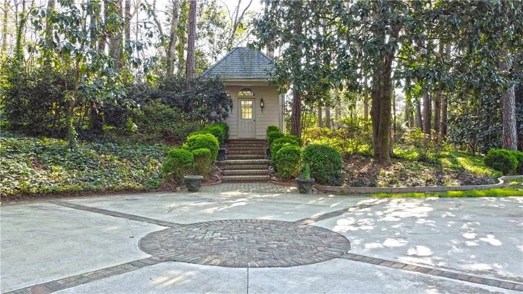 6250 Riverside Drive, Sandy Springs, Georgia 30328, 6 Bedrooms Bedrooms, ,4 BathroomsBathrooms,Residential,Sold,6250 Riverside Drive,6866026