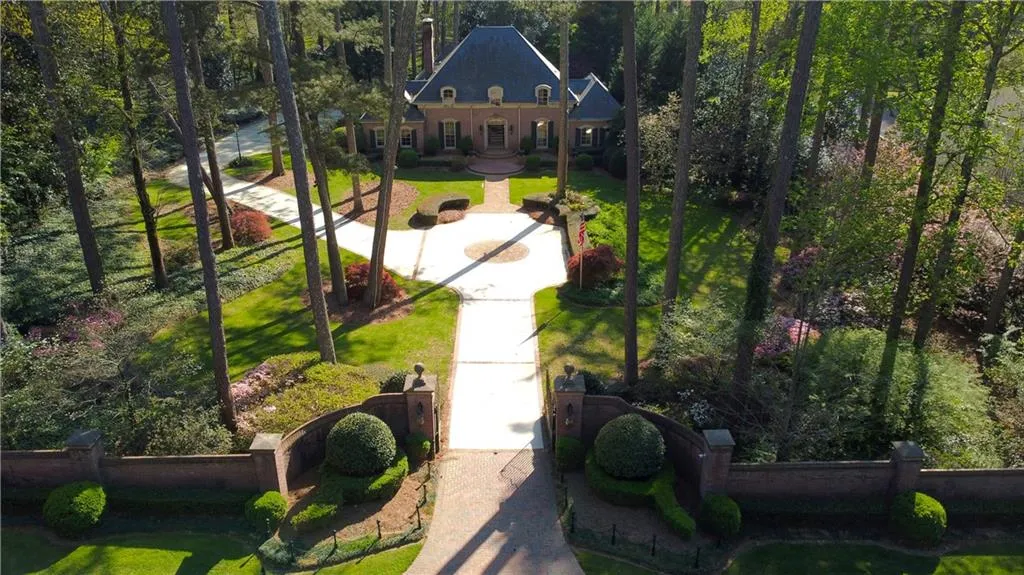 6250 Riverside Drive, Sandy Springs, Georgia 30328, 6 Bedrooms Bedrooms, ,4 BathroomsBathrooms,Residential,Sold,6250 Riverside Drive,6866026