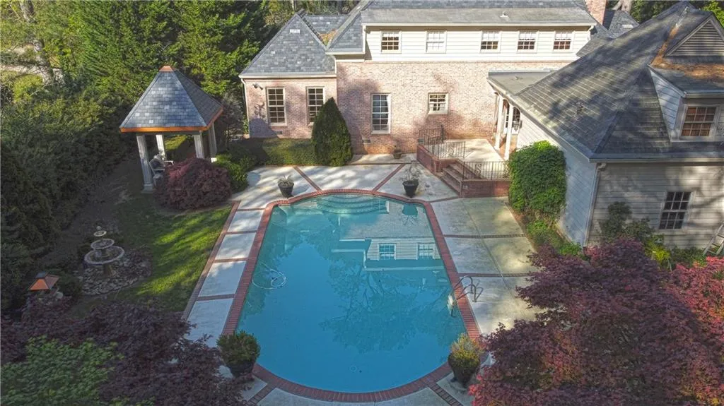 6250 Riverside Drive, Sandy Springs, Georgia 30328, 6 Bedrooms Bedrooms, ,4 BathroomsBathrooms,Residential,Sold,6250 Riverside Drive,6866026