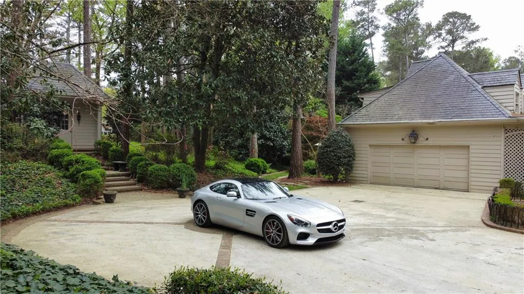 6250 Riverside Drive, Sandy Springs, Georgia 30328, 6 Bedrooms Bedrooms, ,4 BathroomsBathrooms,Residential,Sold,6250 Riverside Drive,6866026