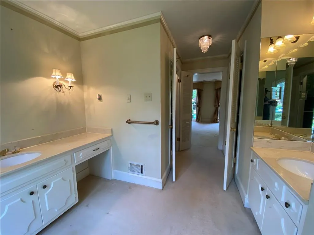 6250 Riverside Drive, Sandy Springs, Georgia 30328, 6 Bedrooms Bedrooms, ,4 BathroomsBathrooms,Residential,Sold,6250 Riverside Drive,6866026