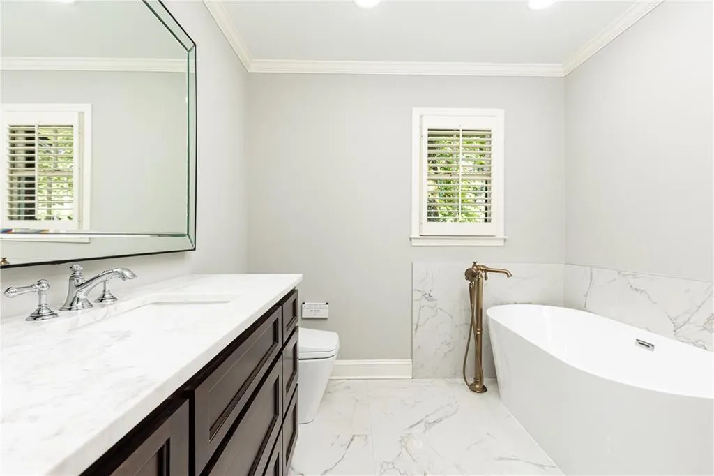 2197 Fairway Circle Ne, Brookhaven, Georgia 30319, 3 Bedrooms Bedrooms, ,2 BathroomsBathrooms,Residential,For Sale,2197 Fairway Circle Ne,7586819