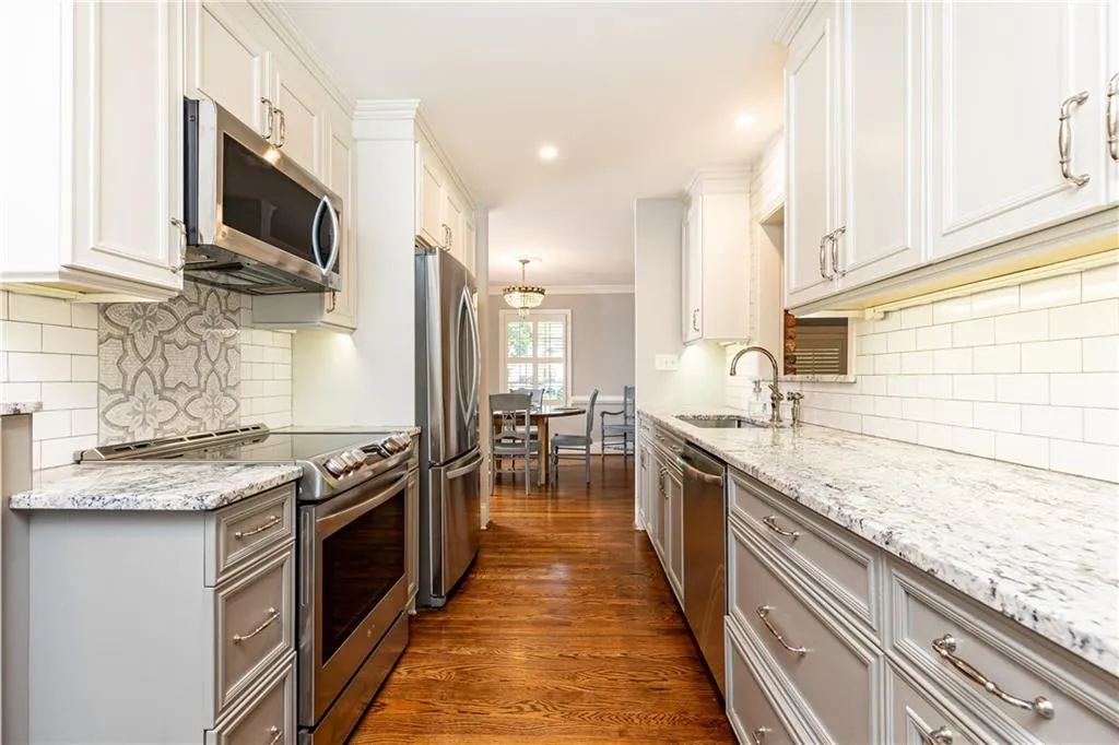 2197 Fairway Circle Ne, Brookhaven, Georgia 30319, 3 Bedrooms Bedrooms, ,2 BathroomsBathrooms,Residential,For Sale,2197 Fairway Circle Ne,7586819