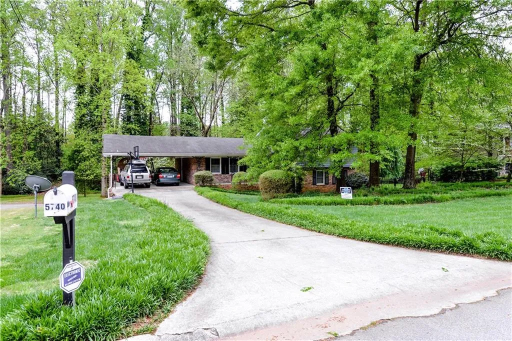 5740 Kayron Drive, Sandy Springs, Georgia 30328, 4 Bedrooms Bedrooms, ,2 BathroomsBathrooms,Residential,Sold,5740 Kayron Drive,5998238