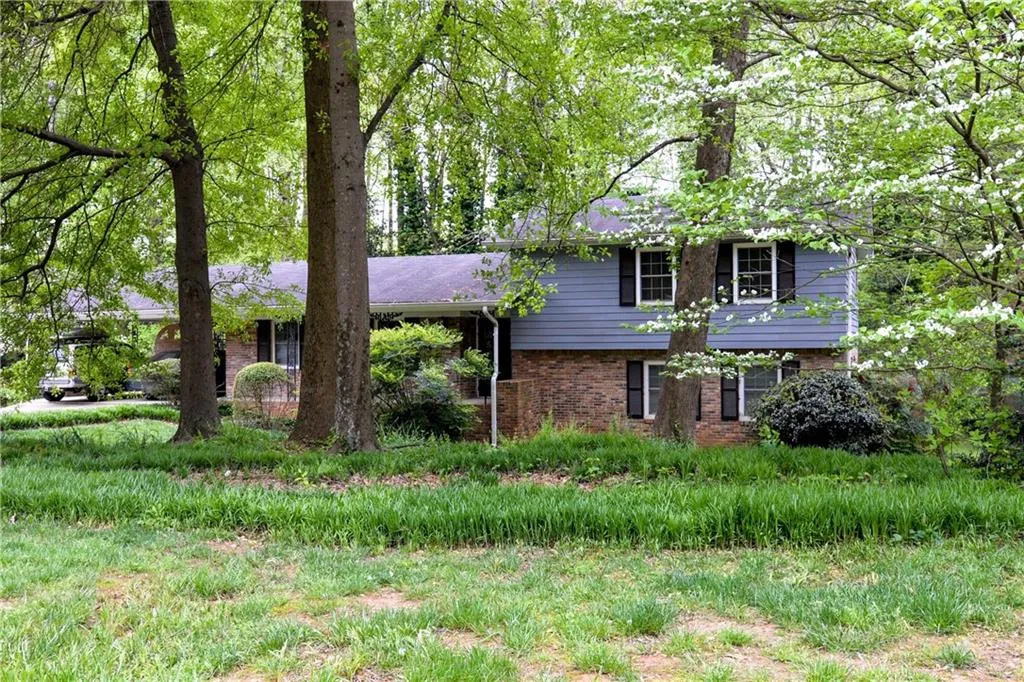 5740 Kayron Drive, Sandy Springs, Georgia 30328, 4 Bedrooms Bedrooms, ,2 BathroomsBathrooms,Residential,Sold,5740 Kayron Drive,5998238