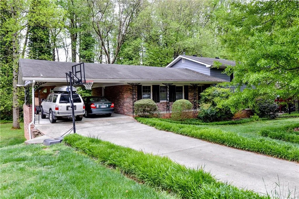 5740 Kayron Drive, Sandy Springs, Georgia 30328, 4 Bedrooms Bedrooms, ,2 BathroomsBathrooms,Residential,Sold,5740 Kayron Drive,5998238