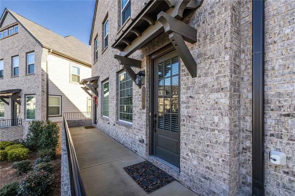 2487 Figaro, Atlanta, Georgia 30318, 2 Bedrooms Bedrooms, ,3 BathroomsBathrooms,Residential,For Sale,2487 Figaro,7612551