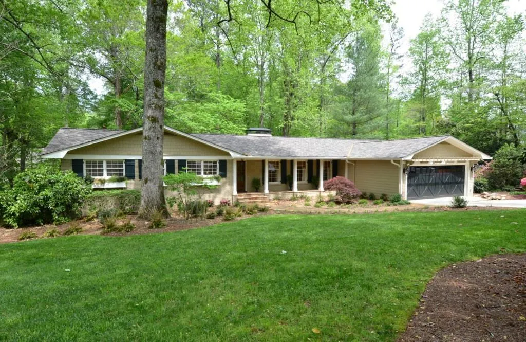 2070 Clay Drive, Sandy Springs, Georgia 30350, 3 Bedrooms Bedrooms, ,2 BathroomsBathrooms,Residential,Sold,2070 Clay Drive,5528557