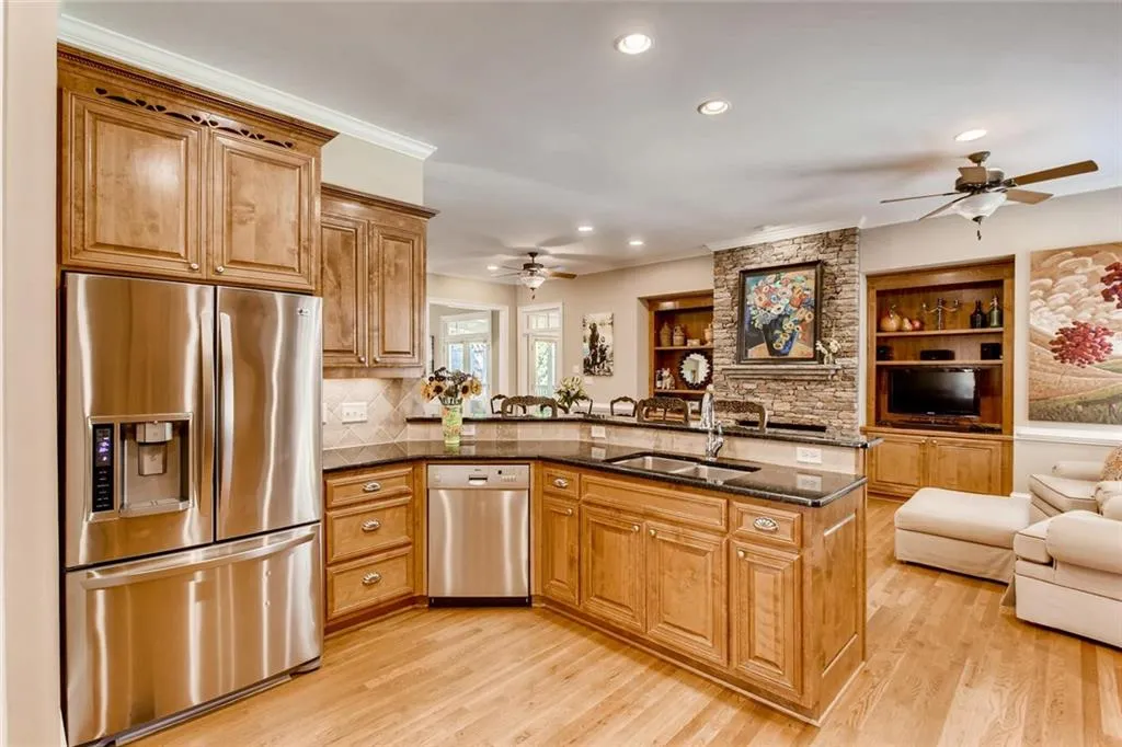 7858 Stratford Lane, Sandy Springs, Georgia 30350, 5 Bedrooms Bedrooms, ,4 BathroomsBathrooms,Residential,Sold,7858 Stratford Lane,6515047