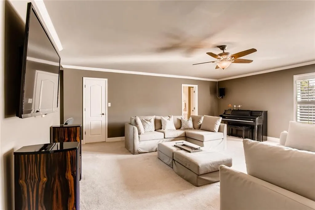 7858 Stratford Lane, Sandy Springs, Georgia 30350, 5 Bedrooms Bedrooms, ,4 BathroomsBathrooms,Residential,Sold,7858 Stratford Lane,6515047