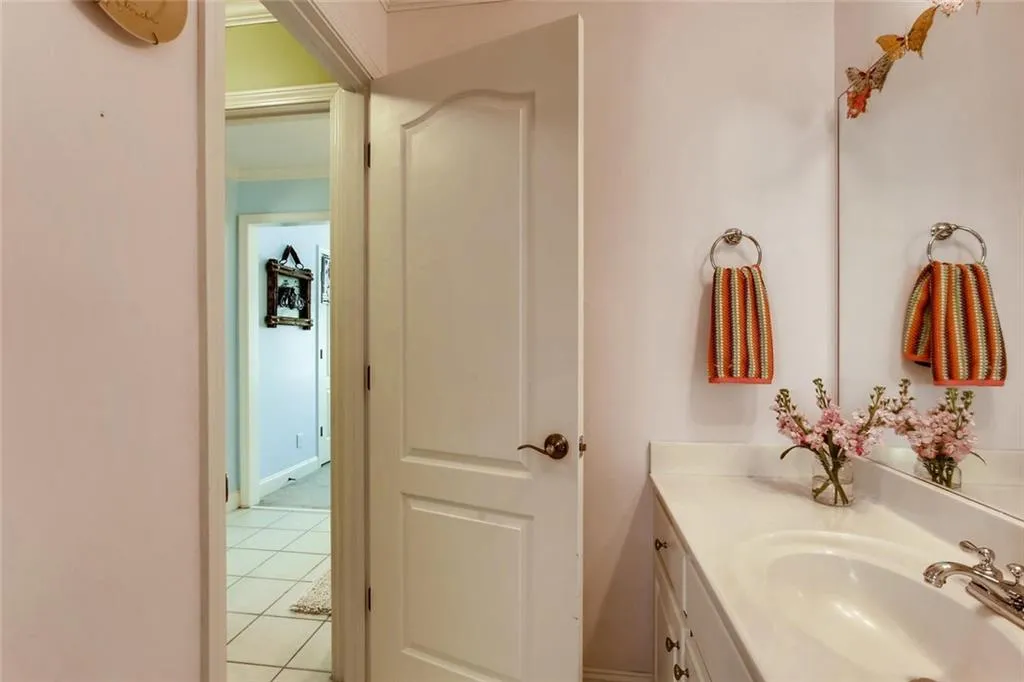 7858 Stratford Lane, Sandy Springs, Georgia 30350, 5 Bedrooms Bedrooms, ,4 BathroomsBathrooms,Residential,Sold,7858 Stratford Lane,6515047