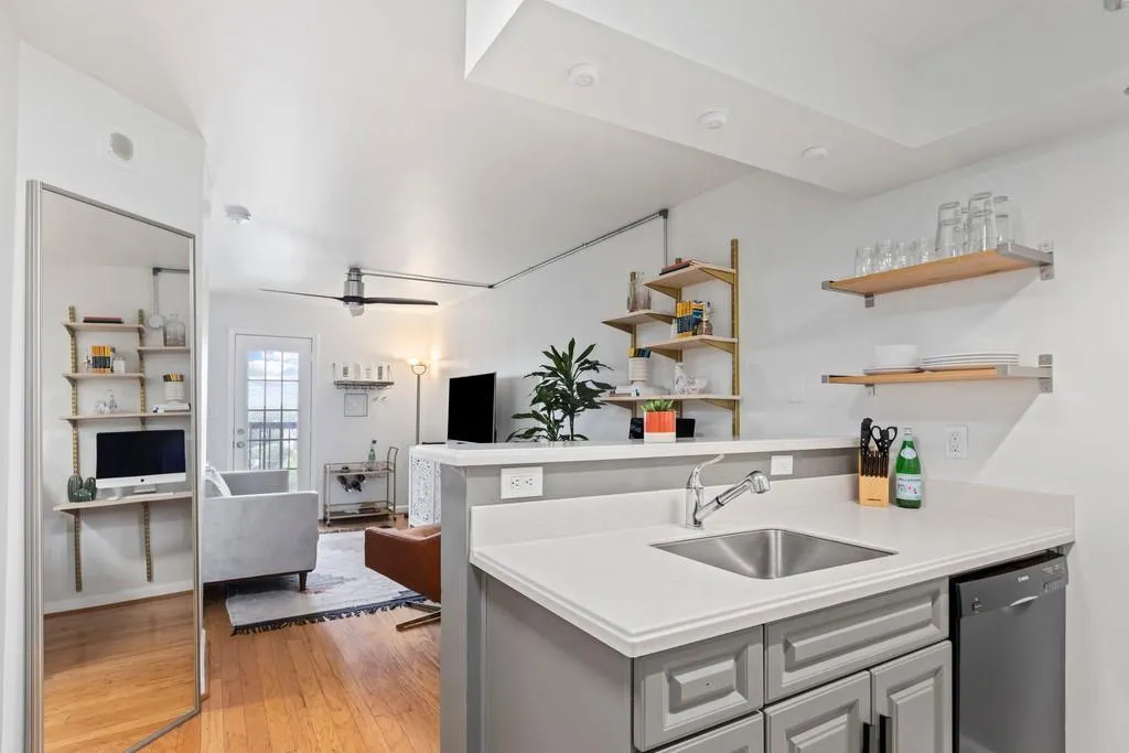 795 Hammond Drive Unit 1710, Sandy Springs, Georgia 30328, 1 Bedroom Bedrooms, ,1 BathroomBathrooms,Residential,Sold,795 Hammond Drive Unit 1710,6736437