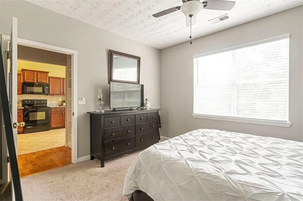 5559 Glenridge Drive Unit 1409, Atlanta, Georgia 30342, 2 Bedrooms Bedrooms, ,2 BathroomsBathrooms,Residential,Sold,5559 Glenridge Drive Unit 1409,7253916