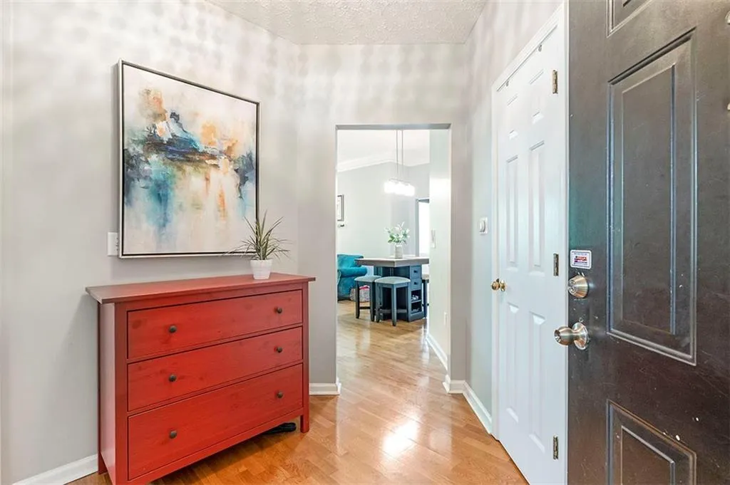 5559 Glenridge Drive Unit 1409, Atlanta, Georgia 30342, 2 Bedrooms Bedrooms, ,2 BathroomsBathrooms,Residential,Sold,5559 Glenridge Drive Unit 1409,7253916