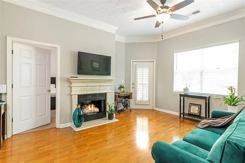 5559 Glenridge Drive Unit 1409, Atlanta, Georgia 30342, 2 Bedrooms Bedrooms, ,2 BathroomsBathrooms,Residential,Sold,5559 Glenridge Drive Unit 1409,7253916