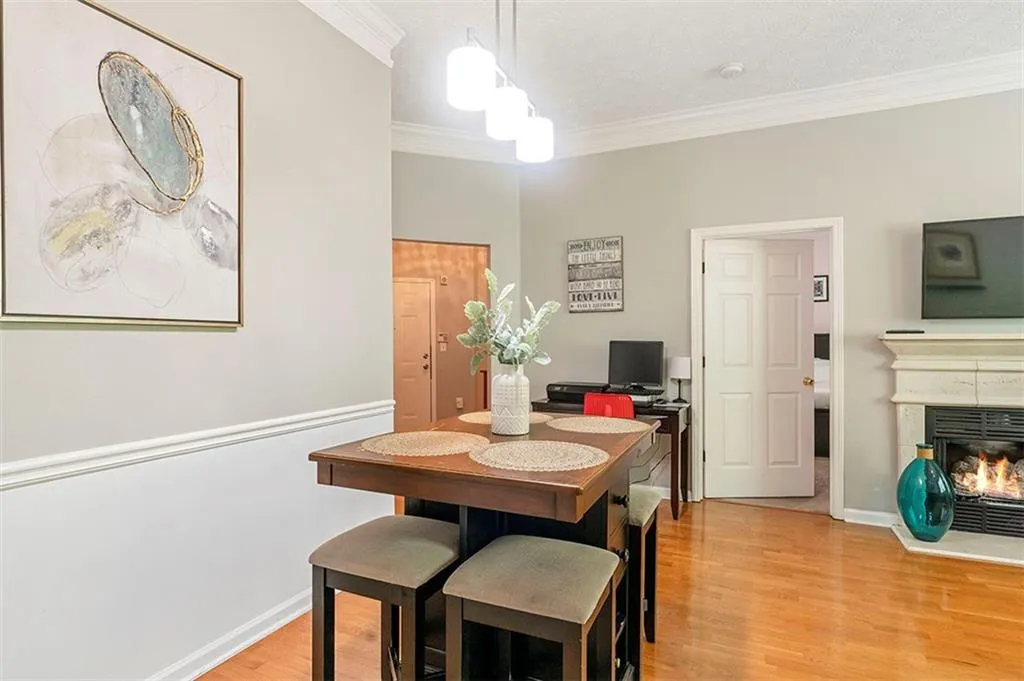 5559 Glenridge Drive Unit 1409, Atlanta, Georgia 30342, 2 Bedrooms Bedrooms, ,2 BathroomsBathrooms,Residential,Sold,5559 Glenridge Drive Unit 1409,7253916