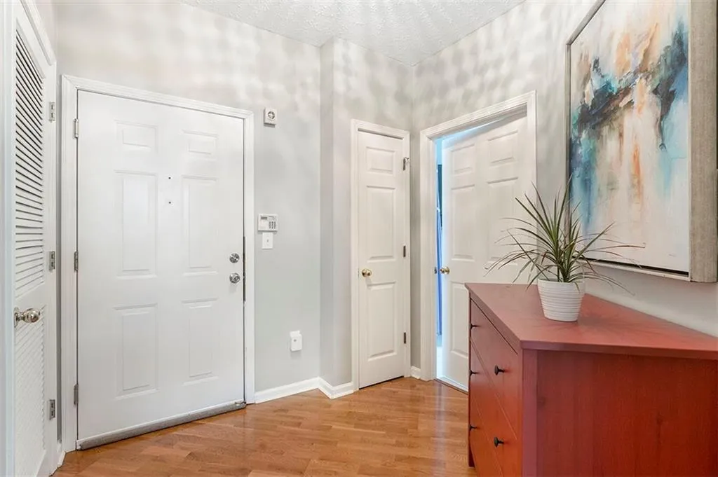 5559 Glenridge Drive Unit 1409, Atlanta, Georgia 30342, 2 Bedrooms Bedrooms, ,2 BathroomsBathrooms,Residential,Sold,5559 Glenridge Drive Unit 1409,7253916