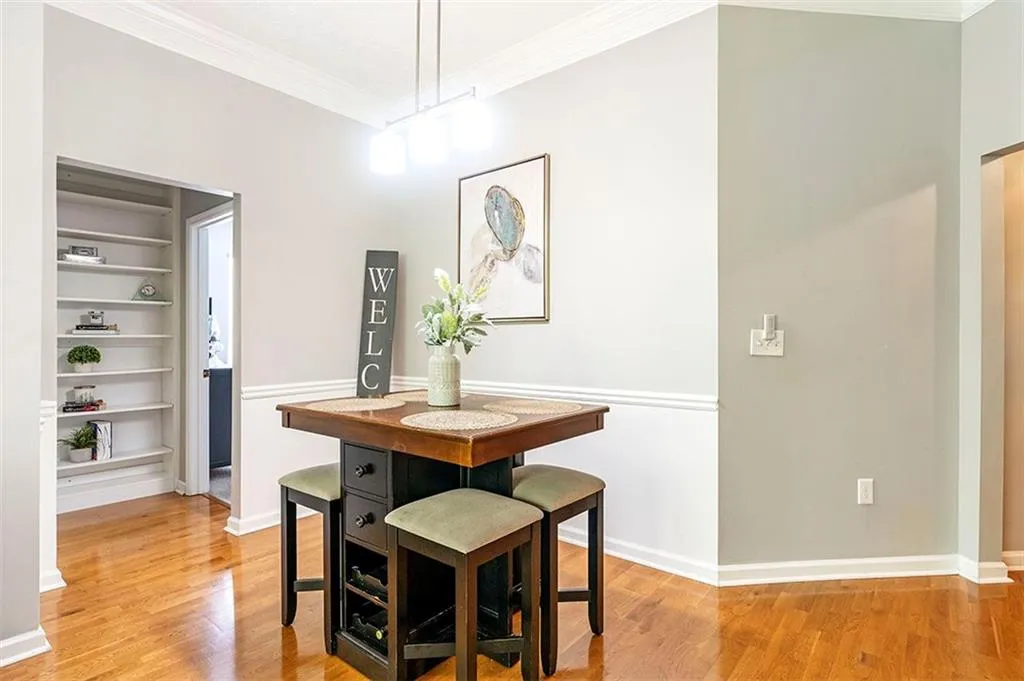 5559 Glenridge Drive Unit 1409, Atlanta, Georgia 30342, 2 Bedrooms Bedrooms, ,2 BathroomsBathrooms,Residential,Sold,5559 Glenridge Drive Unit 1409,7253916