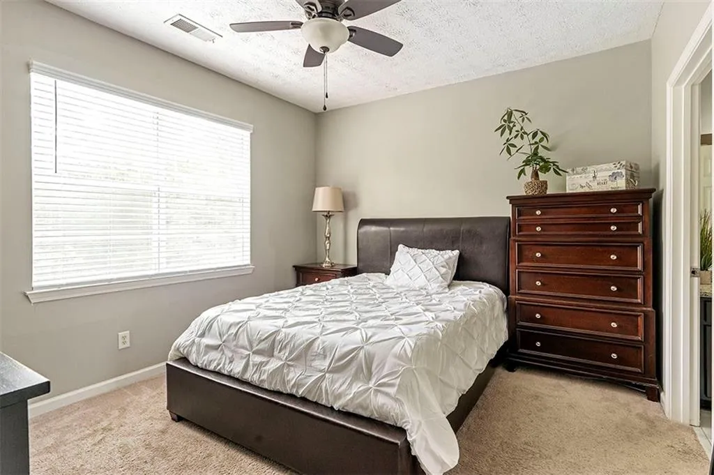 5559 Glenridge Drive Unit 1409, Atlanta, Georgia 30342, 2 Bedrooms Bedrooms, ,2 BathroomsBathrooms,Residential,Sold,5559 Glenridge Drive Unit 1409,7253916