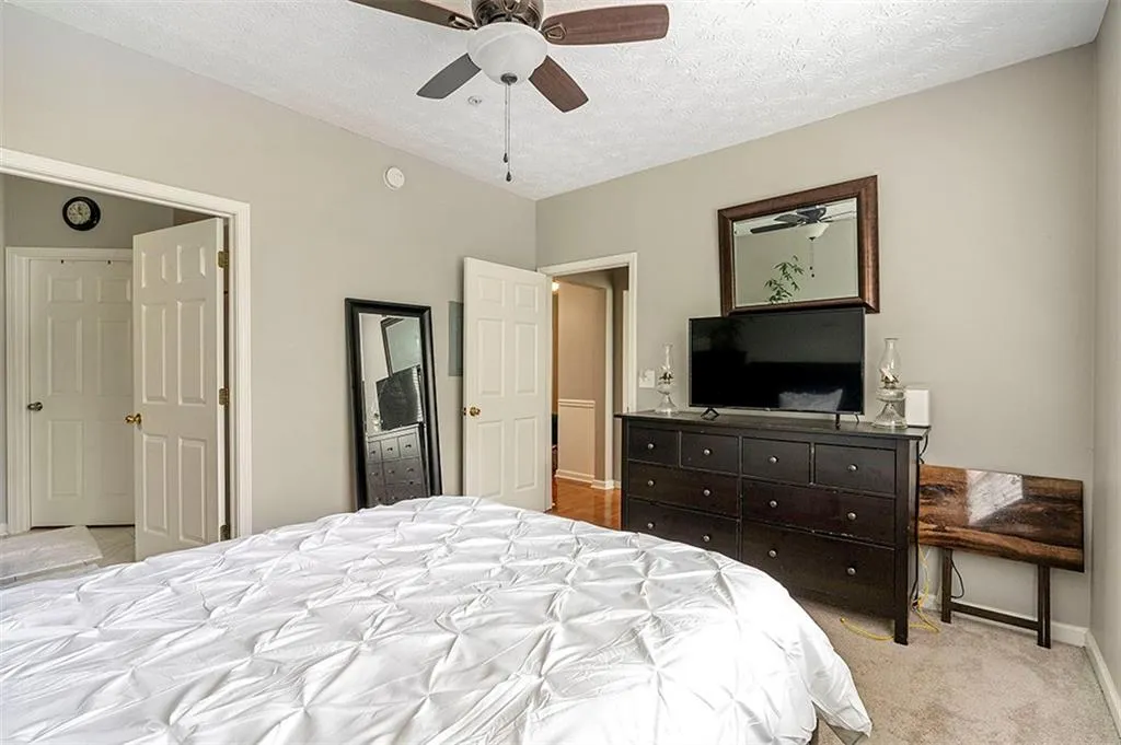 5559 Glenridge Drive Unit 1409, Atlanta, Georgia 30342, 2 Bedrooms Bedrooms, ,2 BathroomsBathrooms,Residential,Sold,5559 Glenridge Drive Unit 1409,7253916