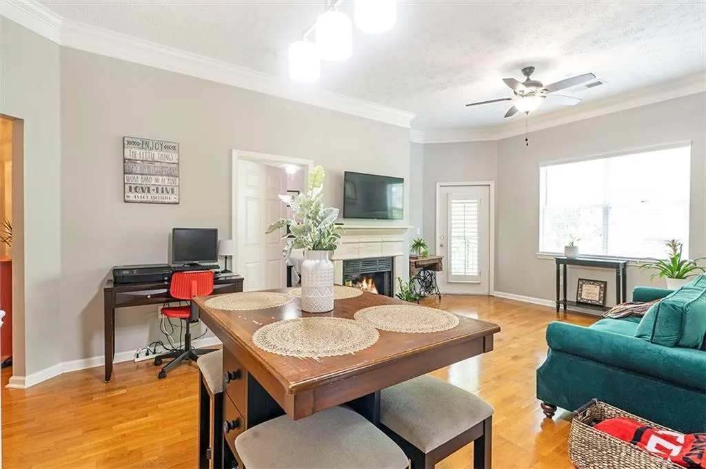 5559 Glenridge Drive Unit 1409, Atlanta, Georgia 30342, 2 Bedrooms Bedrooms, ,2 BathroomsBathrooms,Residential,Sold,5559 Glenridge Drive Unit 1409,7253916