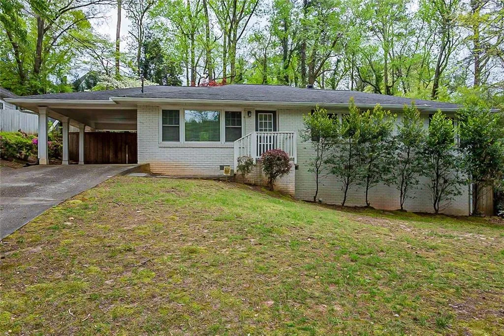 31 W Belle Isle Road, Atlanta, Georgia 30342, 3 Bedrooms Bedrooms, ,2 BathroomsBathrooms,Residential,Sold,31 W Belle Isle Road,7032157