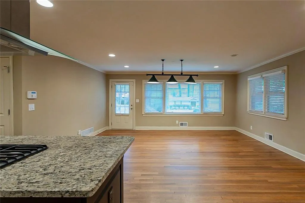 31 W Belle Isle Road, Atlanta, Georgia 30342, 3 Bedrooms Bedrooms, ,2 BathroomsBathrooms,Residential,Sold,31 W Belle Isle Road,7032157